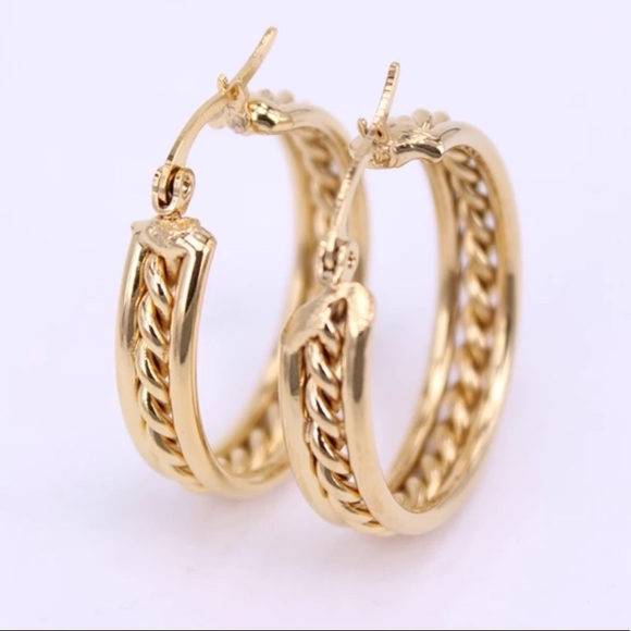 Gold plated 30mm hoop earrings - Picture 2 of 5